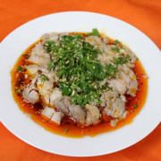 14. Cold Steamed Chicken with Chili Sauce 口水鸡