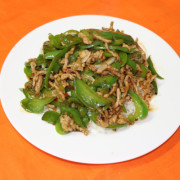 143. Spicy Pork with Capsicum on Rice 青椒肉丝饭