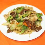 215. Combination Chow Mein with Gravy 什锦湿炒面