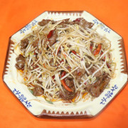 50. Spicy Beef with Bean Sprouts 川椒牛肉（辣）