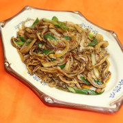 65. Spicy Fried Pork Stomach 葱爆猪肚丝（辣）